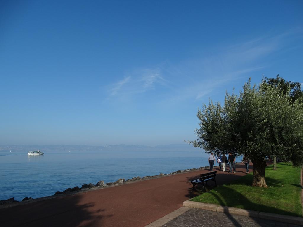 Hotel Le Littoral Evian-les-Bains Bagian luar foto
