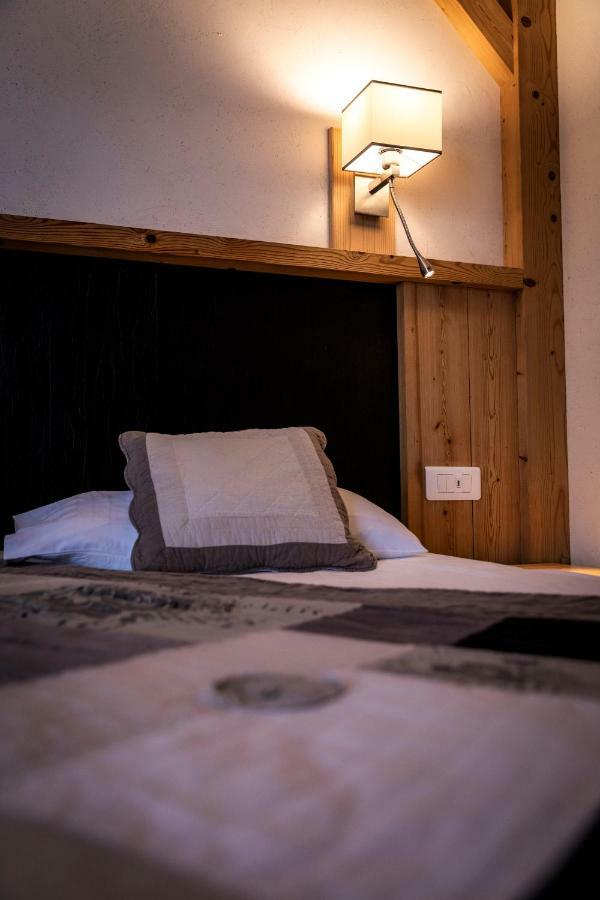 Hotel Le Littoral Evian-les-Bains Bagian luar foto